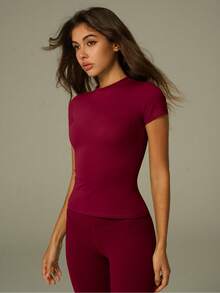 UONNOU Sporty Sculpting Loungewear Set | Stretchy Slim Fit Activewear - Red - View 6