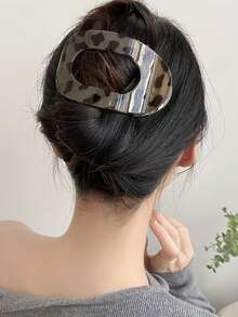 1-3pcs Leopard Print Flat Round Hair Clips For Women, Large Grip Alligator Style, New Fashionable Hair Accessories Claw Clips Hair Claws Hair Barrettes, Head Accessories - Multicolor - View 4
