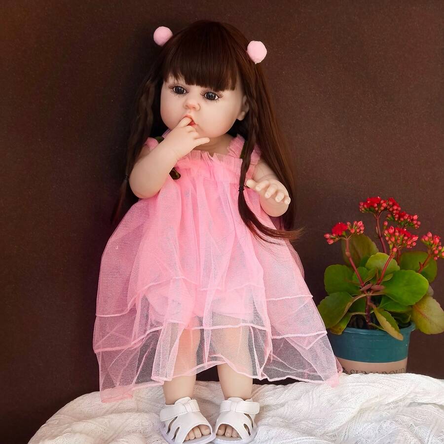 22英寸（约55厘米）逼真重生娃娃，粉色薄纱连衣裙，全乙烯基身体，洗澡玩耍伴侣，角色扮演游戏，生日礼物（包含奶瓶、安抚奶嘴、尿布、出生证明） - 粉色 - 查看 1