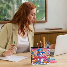 1件装DIY钻石画套装笔筒，动漫设计异形闪亮水晶钻石 - 手工水晶钻石艺术桌面收纳盒，理想的办公工艺品收纳盒，商务礼品，情人节礼物，毕业礼物 - 彩色 - 查看 18