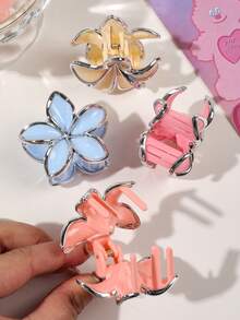 4pcs Bohemian Style Glossy Bright Light Color Metallic Silver Edged Daisy Flower Hair Clips, Delicate Minimalist Elegant Small Size, Suitable For Beach Vacation Women Hair Accessories Elegant Hair Claws Fashion Claw Clip - Multicolor - View 5