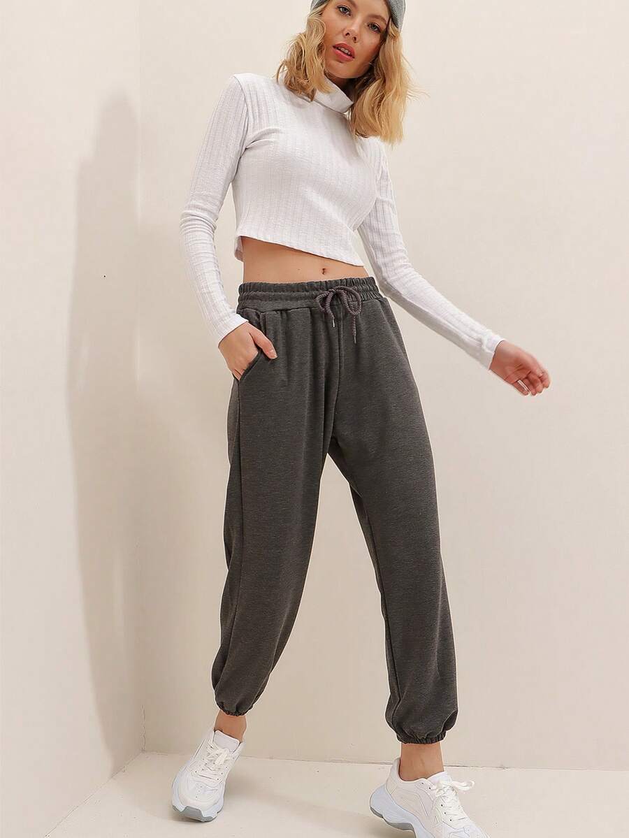 Women's Casual 3/4 Jogger Pants With Drawstring And Pockets, Medium Stretch Fabric - Dark Grey - View 1