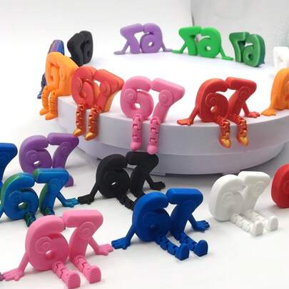 2pcs Printed Number 67 Decor, Multiple Styles (With/Without Hands) + Random Color, Creative Personalized Numeric Decoration, Suitable For Desktop Display, Home Decor, Commemorative Occasions, Birthday/Graduation Gift, Collectible Ornament