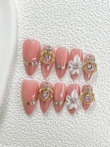 10 Stücke romantische elegante Nagel-Aufkleber, rosa Glitzer-Nagelfolien mit glänzendem goldenem Anhänger, dekoriert mit rosa Strass und handgefertigten weißen 5-Blüten-Blumen. 3 Stile erhältlich: mandelförmig, quadratisch, Entenschnabel. Enthält Werkzeugsatz (1 Gelee-Aufkleber + 1 Nagelfeile). Geeignet für Frauen und Mädchen, für tägliche Fotos, Partys, Hochzeiten Nägel - Verschiedenfarbig - Übersicht 3