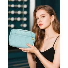 Makeup Bag, Travel Cosmetic Bag, Puffy Padded Toiletry Bag For Women, Makeup Organizer Case, Wide-Open Pouch Purse, Travel Essentials  Valentine's Day Gifts Thanksgiving Day Gifts - 灰藍色 - 查看 7