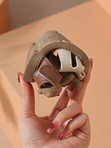 Toddler/Kids Summer Cartoon Closed Toe Slippers, Soft Bottom Anti-Slip Indoor Sandals - Khaki - View 5