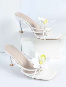 planare 新款3D白色花朵装饰高跟凉鞋，适合海滩、派对、约会和婚礼等场合，可搭配比基尼、连衣裙，是夏季时尚优雅的高跟凉鞋，也是新娘高跟鞋的理想之选。 - 白色 - 查看 8