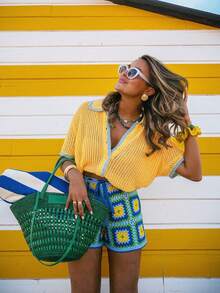 女士短袖针织Polo衫，撞色滚边，纽扣细节和镂空设计，宽松舒适，适合夏季休闲穿着，百搭街头风格 - 黃色 - 查看 6