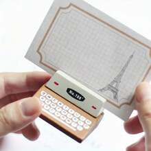 1pc Creative Mini Wooden Typewriter Clip, With QWERTY Layout And Numbered Keys - Functional Desktop Organizer, Multipurpose Office Desk Decor Photo Holder, Room Decor, Home Decor, Desk Decor, Birthday Decor, Suitable For Memo Clips, Business Card Holders, Letter Clips, Name Card Boxes, Desk Accessories, Desk Ornaments, Room Ornaments, Desk Decorations, Office Desk Supplies - Multicolor - View 3
