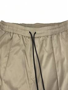 6XL加大码男士宽松商务休闲裤，采用舒适柔软且略带弹性的面料制成，直筒裤型，适合工作、商务会议、购物、约会、休闲活动和日常出行等场合。春季款 - 卡其色 - 查看 7