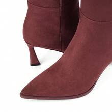 GOTHICTOR Women's Burgundy Knee High Boots Kitten Heel Stiletto Pointed Toe Faux Suede Long Boots Side Zipper Chic Low Heel Tall Boots - 酒紅色 - 查看 6
