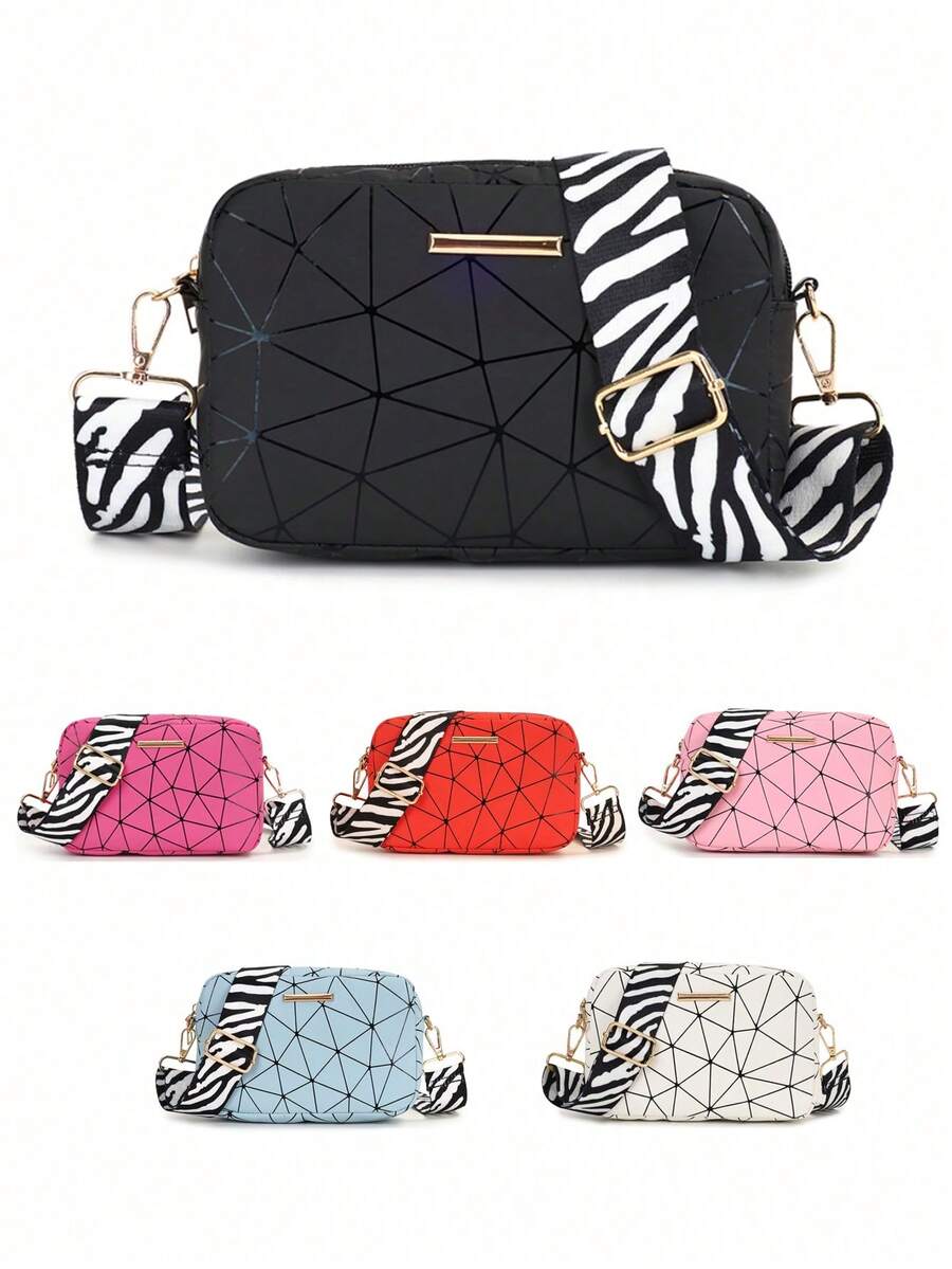 1个女童简约斜挎包，时尚菱格纹图案搭配斑马纹肩带，理想的礼物之选