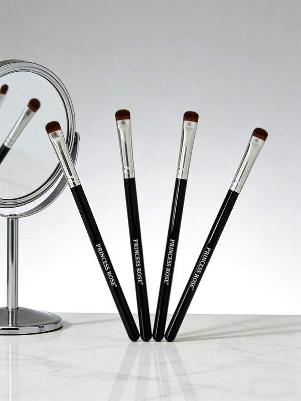 Princess Rose's New 4-Piece Set Of Eyelid Brushes For Flattening The Head, Reaching Down To The Lower Part Of The Eyelid To Enhance The Details Of The Eyes. It Is A Brush For Applying Eye Shadow, A Precise Tool For Enhancing Eye Highlights, And A Powerful Tool For Creating Full And Prominent Eyelids As Well As Clear Eye Sockets.