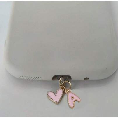 1pc Pink Heart-Shaped Metal Dust Plug, 26 Letter Heart Charging Port Protector Cover, DIY Phone Decor Compatible With Apple/Type-C, Mobile Device Dust-Proof Accessory, Girly Letter Heart Dust Plug, Gift For Friends, Valentine's Day Gift, Festival Small Gift Gifts For Mother, Family, Friends, Birthday, Holiday Phone Accessories Phone Charm