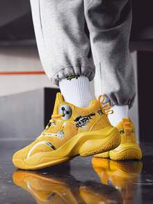 男士运动篮球鞋、马拉松跑鞋、户外运动鞋、公路跑鞋、健身训练鞋、徒步鞋，轻便、多功能、时尚、休闲运动鞋，高弹力中密度纤维板鞋底，符合人体工学设计，适合学生或男士作为礼物，尺码 39-48（不规则手绘鞋底，不对称图案） - 黃色 - 查看 5