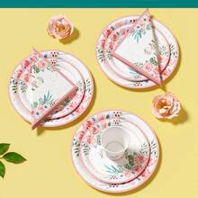 白色底绿色叶子花朵图案女宝宝一次性餐盘、餐巾纸、杯子套装，适合25位客人使用，一次性纸盘派对餐具，适用于生日、婚礼、主题派对、家庭野餐等场合。 - 彩色 - 查看 5