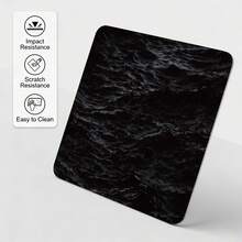 黑色水波纹硬质玻璃鼠标垫，专为游戏设计，操控流畅，经久耐用，3毫米厚度，防刮纳米涂层，工程水晶玻璃材质，提升精准度和速度，零摩擦。