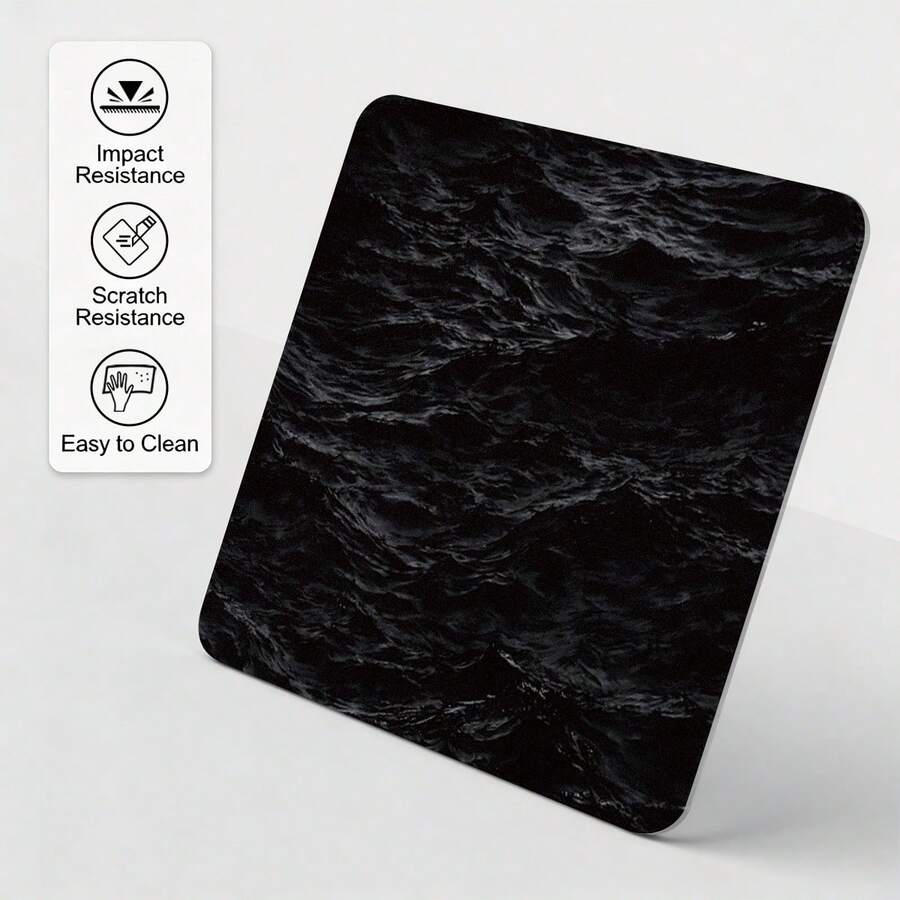 黑色水波纹硬质玻璃鼠标垫，专为游戏设计，操控流畅，经久耐用，3毫米厚度，防刮纳米涂层，工程水晶玻璃材质，提升精准度和速度，零摩擦。