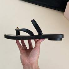 XIXITIAO 1双女士简约撞色人字拖，软底户外凉鞋，百搭纯色平底人字拖，极简风格，舒适休闲，适合海滩/户外/派对穿着 - 黑色 - 查看 11