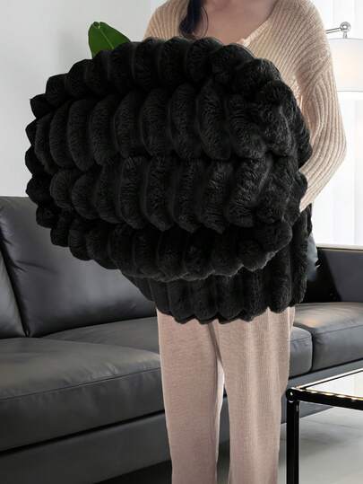 1pc Flannel Blanket, Comfortable And Warm, Lightweight And Soft, Solid Color Series, Minimalist Fashion Design, Suitable For Sofa, Bedroom, Living Room, All-Around Comfort, Travel Use, Nap Blanket, Reference Size Chart, Multiple Sizes Available, Machine Washable, Indoor Decor, Winter Decor, Black