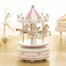 1个旋转木马音乐盒，上弦式，蛋糕造型，礼品