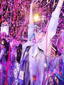 Throw Confetti Streamers With Pull Rings, No Mess Spider Web, Wedding Birthday Party Atmosphere Prop Fireworks - Multicolor - View 6