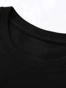 Camiseta negra de manga corta con estampado de manos y rostros blancos para uso informal - Negro - Ver 4