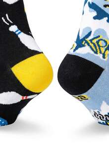 1 Pair Of Unisex Bowling-Themed AB Crew Socks - Asymmetric Design (Bowling Pattern & Graffiti Style), Stylish Black/Yellow/Blue Color Scheme, Fun Novelty Socks For Daily Leisure & Sports Gatherings, Ideal Gift For Bowling Enthusiasts, Year-Round Fashion Socks - Multicolor - View 5