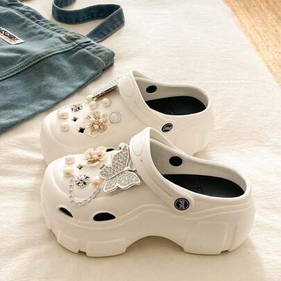 DIY 蝴蝶和珍珠装饰厚底镂空木屐，女士时尚花园鞋，轻便 EVA 休闲一脚蹬凉鞋，适合春/夏/海滩派对