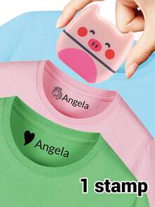 LICVIC 1 pieza Sello + 100 piezas Etiquetas con nombre - Sello de nombre personalizado para ropa de niños, resistente al agua, útiles escolares, sello de nombre personalizado con firma manuscrita, sello de ropa personalizado, sello de nombre de tinta de dibujos animados DIY, uso empresarial, útiles escolares, regalo de papelería para estudiantes, editor, moda de regreso a la escuela, organizador de viajes - Estilo A - Ver 11