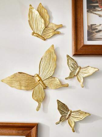 4 piezas Decoración de pared de mariposas doradas, adornos artesanales de resina ABS, adecuados para sala de estar, estudio, tienda, fiesta y celebración