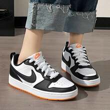 Nike 青年男女通用 COURT BOROUGH 菠萝休闲运动鞋 - 黑與白 - 查看 1