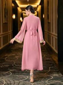 两件套女士阿拉伯传统长袖长袍和无袖连衣裙套装 - 粉色 - 查看 2