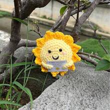 1个太阳笑脸钩针挂件，充满阳光气息，可爱有趣，酷炫的桌面摆件，男女皆宜（1个，圆形），可作为生日礼物送给朋友或家人。办公室小礼物。 - 彩色 - 查看 4