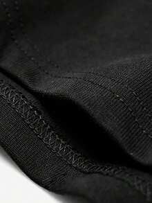 Camiseta negra de manga corta con estampado de manos y rostros blancos para uso informal - Negro - Ver 6