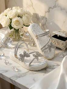 New Girls' Summer Thick Sole Fashion Slippers, Butterfly Strap With Rhinestones, Slip-On Round Toe Beige Thick Sole Shoes, Suitable For Vacation And Home Wear - Beige - View 2