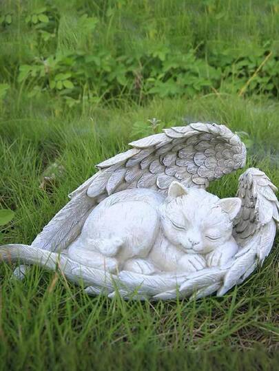 Angel Wing Sleeping Cat Resin Garden Statue - Delicate Feather Design, Commemorating Beloved Pets, Ideal For Placing On Patio Edges, Backyard Flower Beds, And Garden Paths. Adds A Warm And Cozy Ambiance, A Popular Decor Item For Creating A Fashionable And Outdoor Landscape.