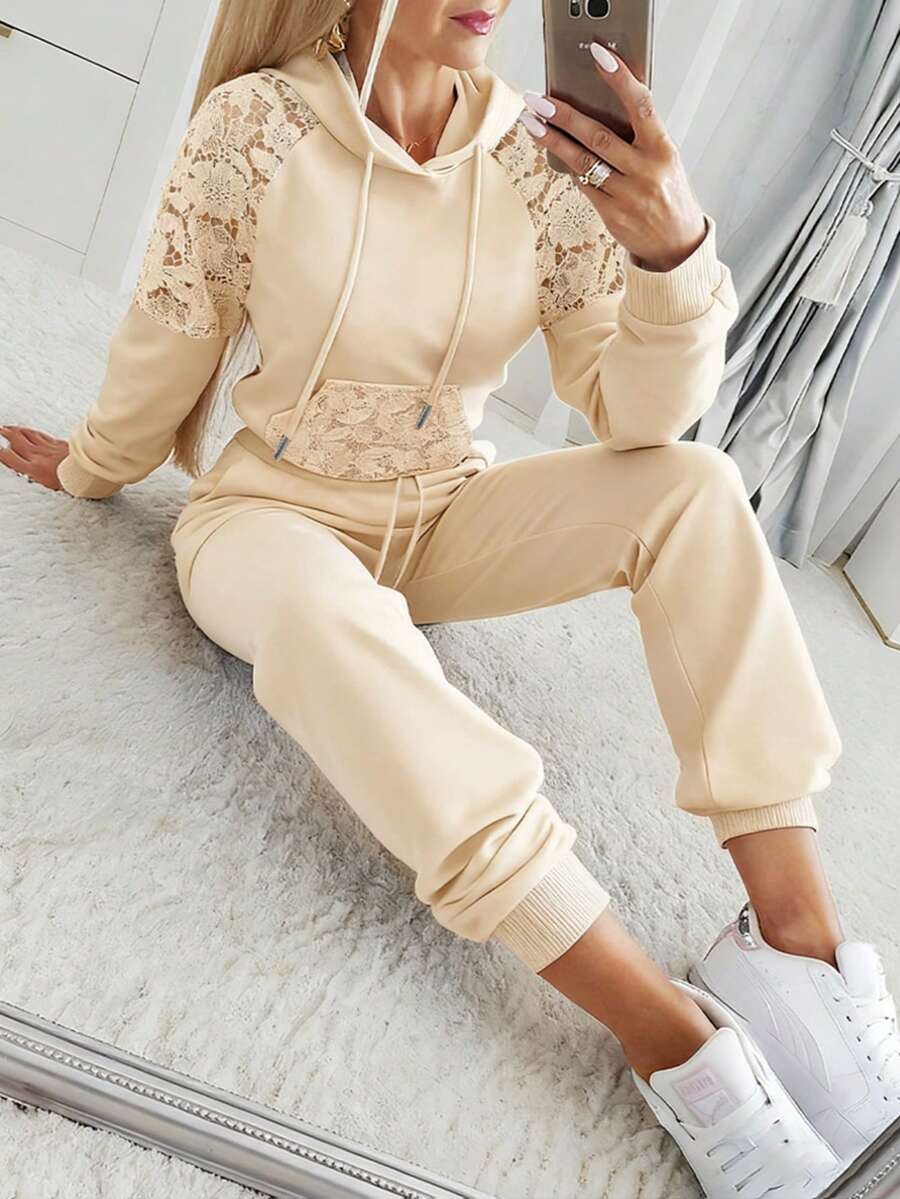 Bộ đồ 2 món dành cho nữ: Áo hoodie phối ren có túi kangaroo và dây rút cùng quần jogger cạp chun, trang phục thường ngày phong cách mùa xuân. - Màu be - Xem 1