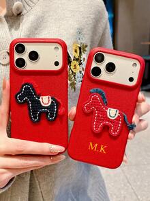 个性化仿皮心形吊坠手机壳，皮革心形吊坠蝴蝶结装饰，可定制姓名仿荔枝图案手机壳，兼容苹果17/16/15/14 Pro Max/13/12/11 Plus，情人节礼物，生日礼物，节日礼物，送给他的/她的礼物，个性化礼物，送给配偶的定制礼物，周年纪念礼物，送给父母的礼物