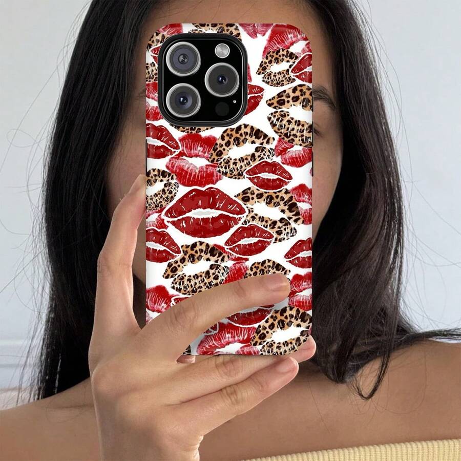 Red Lips And Leopard Print Kisses On White Background. Make A Statement With This Eye-Catching Glossy Phone Case! Crafted From High-Quality Materials, It Features A Scratch-Resistant Pattern That - màu đen - Xem 1