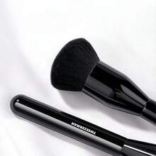 Tweezerman 微之魅微魅眼影刷 - 黑色 - 查看 3