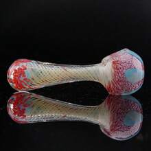 This 4.75-Inch Tornado Vortex Glass Pipe Features A Unique Swirling Structure And Thick, Durable Glass. It Delivers A Smooth Experience And Doubles As A Collectible Piece, Ideal For Users Seeking Distinctive And High-Quality Smoking Accessories. - 預設 - 查看 1