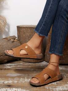 2026新款厚底坡跟酒红色女鞋，棕色镂空沙滩凉鞋，休闲度假拖鞋，黑色舒适镂空凉鞋 - 棕色 - 查看 3