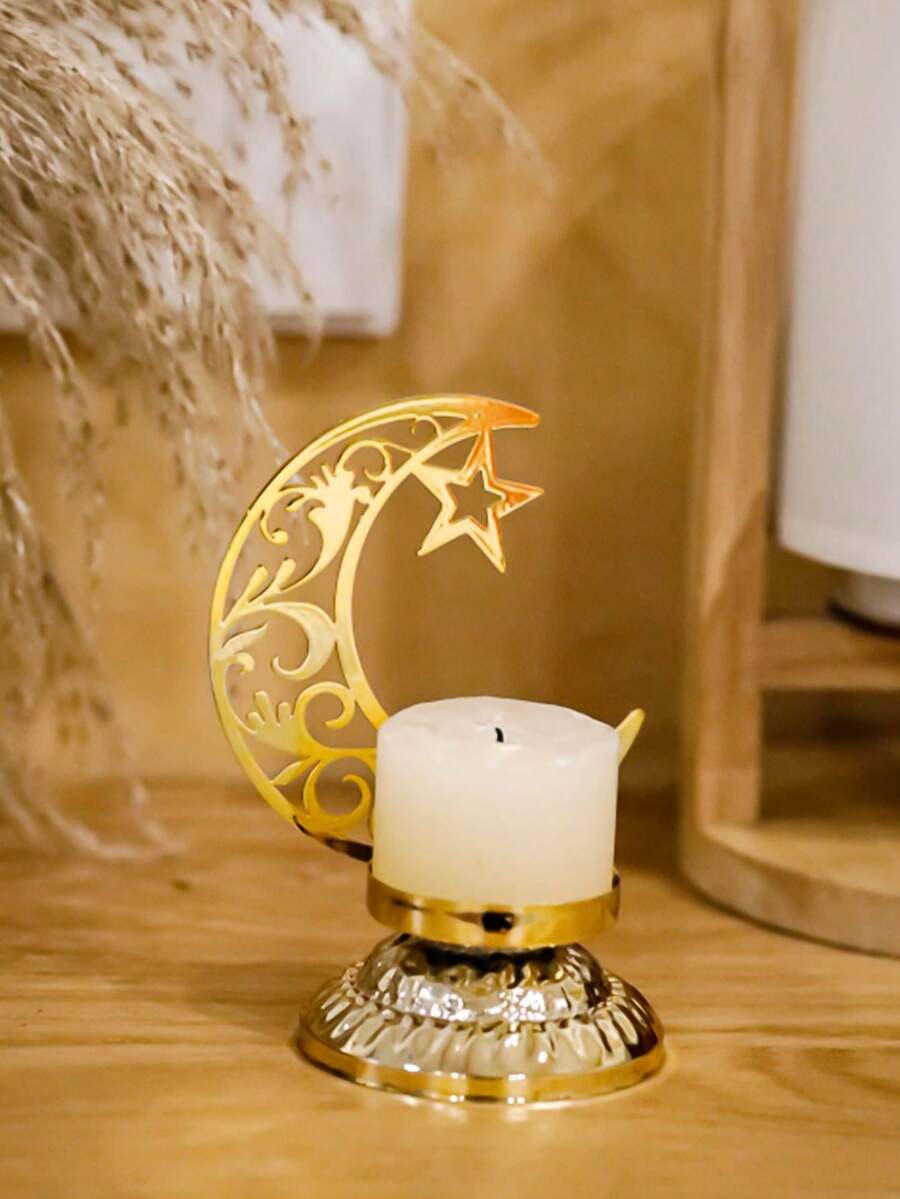 1Pc/Set Star And Moon Carved Candle Holder. The Candle Holder Is Made Of Metal And Is Decorated With A Combination Of Crescent Moons, Five-Pointed Stars, And Intertwined Floral Carvings. Its Style Blends A Star And Moon Theme With Vintage Carved Patterns. - Multicolor - View 1