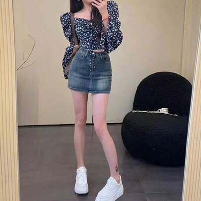 韓国東大門春スタイルフレンチスクエアネックパフスリーブシャツニッチレースアップ花柄ショートトップ通勤に多用途で着やすい