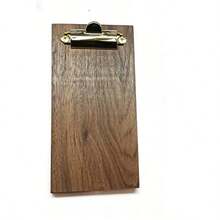 1 st LEEAN miniplywood i naturträ med guldfärgade gångjärn och rundade hörn - kompakt och hållbar, lämplig för restaurang- och skolpersonal - kan användas som menyställ, recepthållare, anslagstavla, notadisplay - elegant bärbar version, även lämplig för hemmakontor