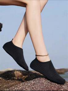 男士沙滩鞋、潜水鞋、浮潜鞋、游泳鞋、赤足软底沙滩袜、套穿式、易穿