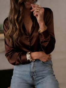 Áo kiểu nữ thanh lịch tay dài cổ bẻ bằng vải satin, có cúc cài, vạt áo vừa phải, chất liệu vải dệt. - màu nâu - Xem 5