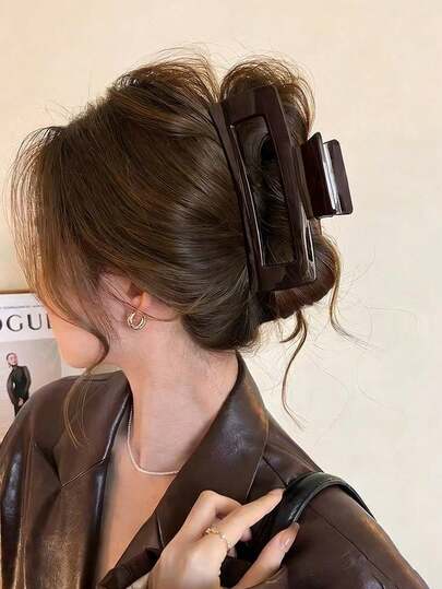 1pc Women's 13cm/5.12in Extra Large Brown Hair Claw Clip, Lightweight Plastic Hair Accessory, Fashionable & Versatile, Elegant & Minimalist Style, Solid Color, Suitable For Daily Wear, Casual, Party, Commute, Beach, Vacation, Ponytail, Bun Hairstyle, Washing Face, Bathing, Makeup, Outfit Accessory (Single-Sided Letter Label) Women Hair Accessories Fashion Hair Clips