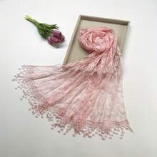 Elegant Black Floral Lace Scarf For Women, Vintage Rose Pattern Lace Shawl, Aesthetic Sheer Headscarf & Neck Wrap, Lightweight Retro Lace Wrap For Church, Party & Daily Wear - 黑色 - 查看 4